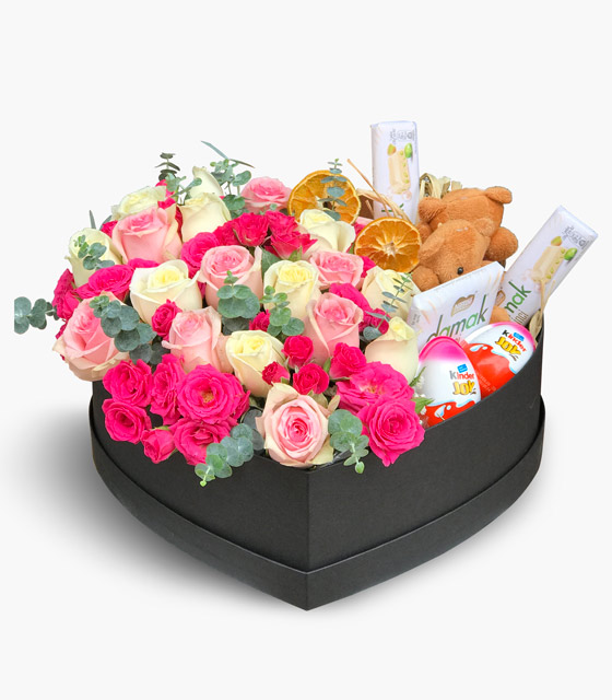 Kalp Kutuda Deluxe Gül ve Hediye Seti