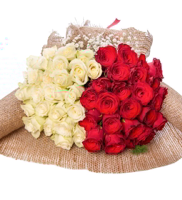 Kırmızı & Beyaz Güllü Buket – Aşk ve Zarafetin Buluşması