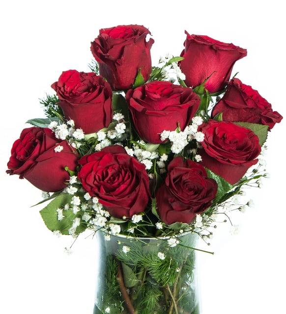 Cam Vazoda 9 Kırmızı Gül – Zarif Aşk Aranjmanı